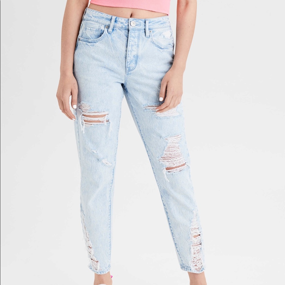 AE high rise distressed Tomgirl jean